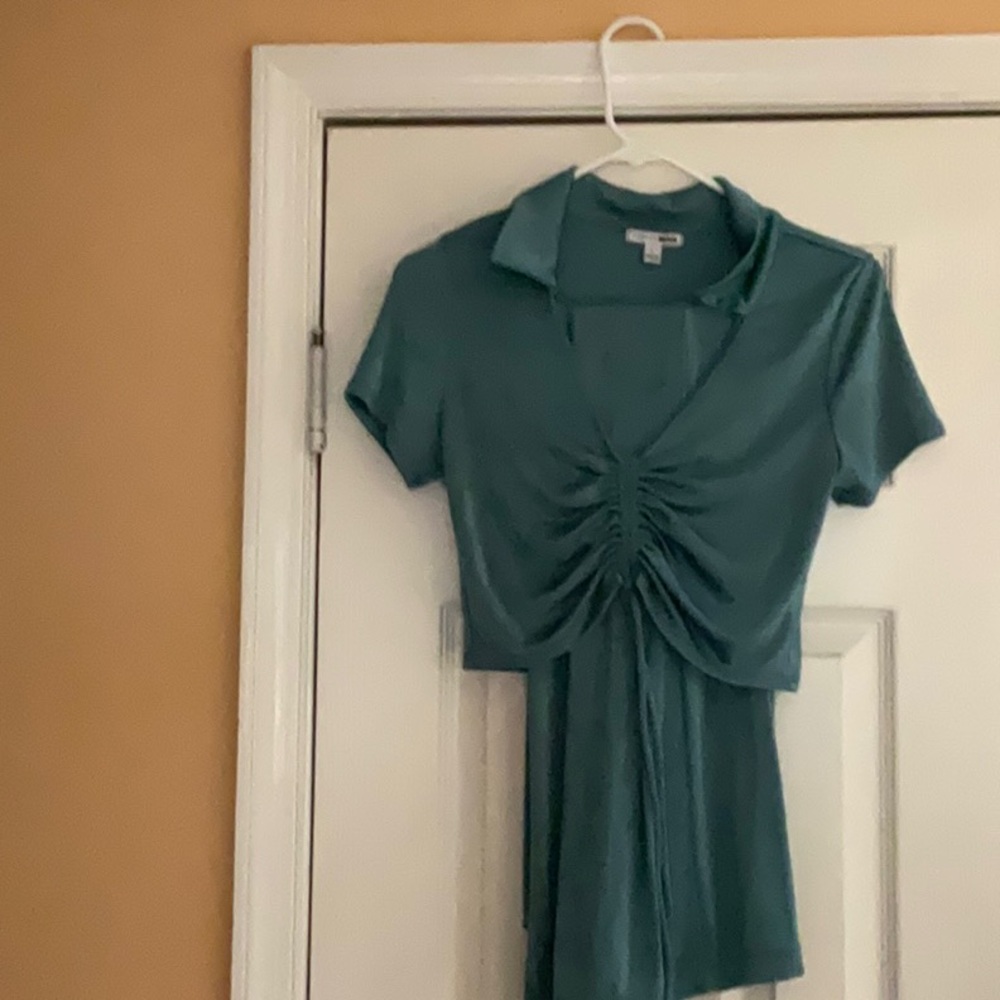 Green Ruched Crop Blouse with Polo Collar